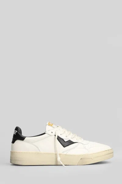 4b12 Hyper Sneakers In White