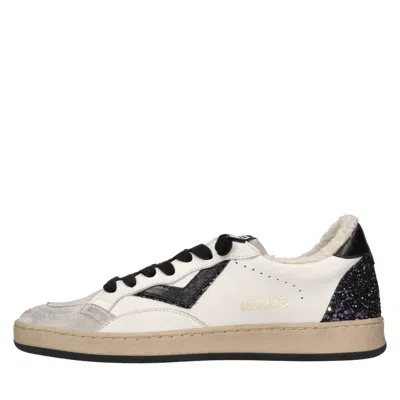 4b12 Sneakers In White