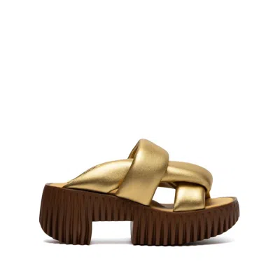 4CCCCEES WOMEN'S PLIA SEMO SANDAL IN GOLD