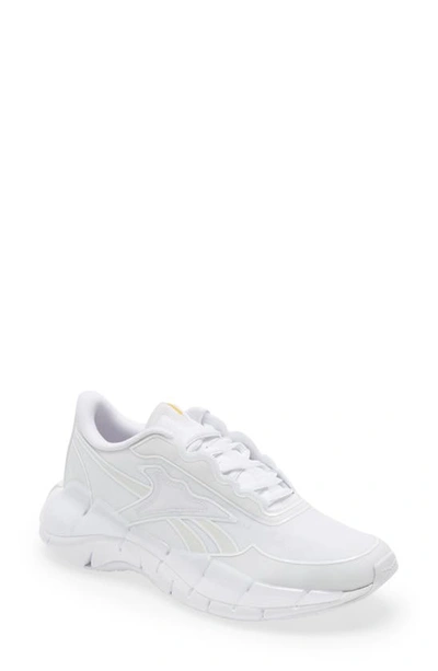 Victoria Beckham Zig Kinetica Sneaker In White