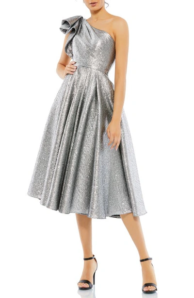 Mac Duggal Asymmetric Metallic Tea-length Dress In Silver
