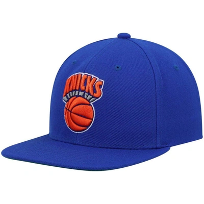 Mitchell & Ness Nba New York Knicks Embroidered Snapback Cap In Blue