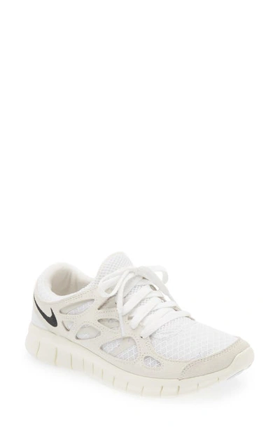 Nike Free Run 2 Sneakers In White In White/black