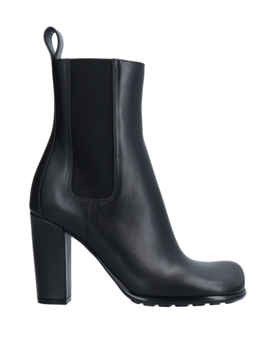 Bottega Veneta Storm Leather Ankle Boots In Black