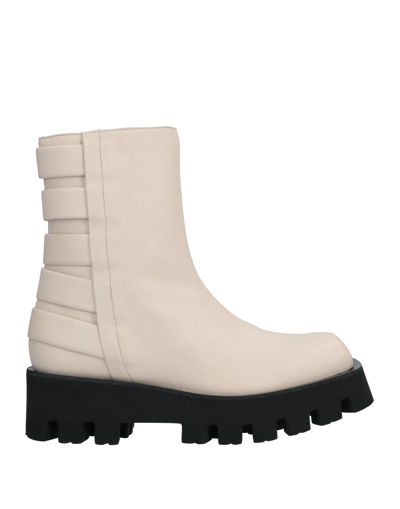 Paloma Barceló Ankle Boots In White