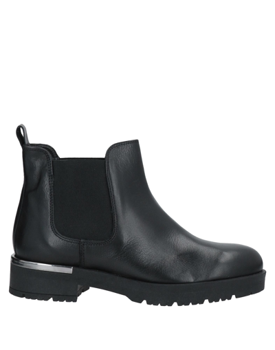 Piampiani Ankle Boots In Black