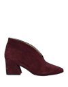 L'arianna Ankle Boots In Maroon