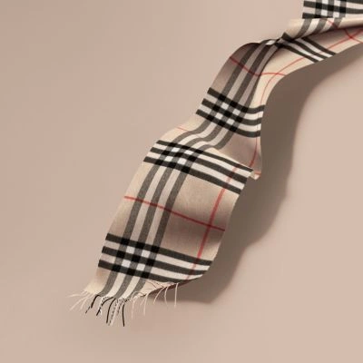 Burberry The Classic Check Cashmere Scarf In Stone Check