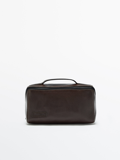 Massimo Dutti Leather Toiletry Bag With Central Zip In Brown