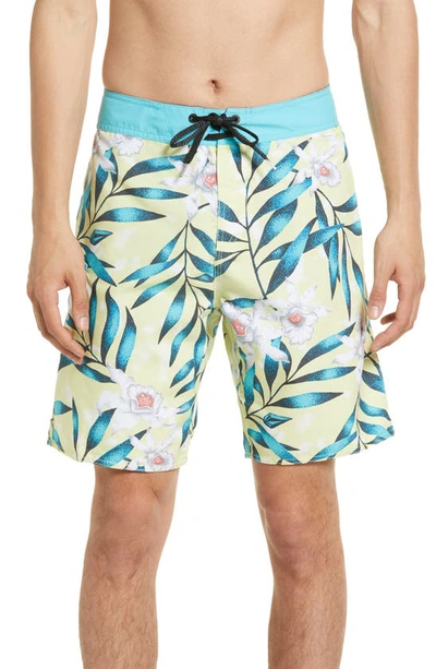Volcom Men's Tropical Hideout Mod 19" Trunks In Glimmer Yellow