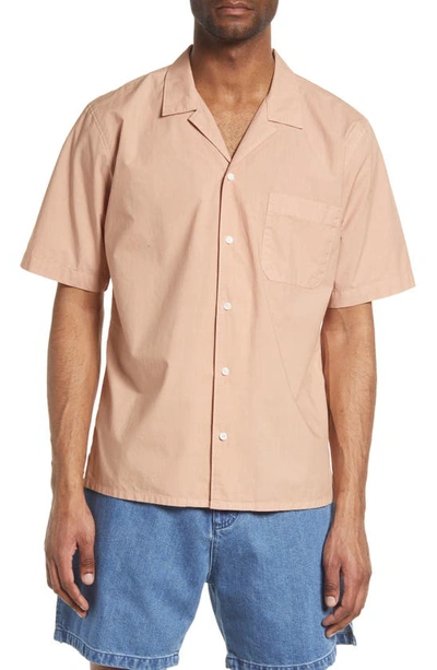 Frame Cotton Short Sleeve Button-up Camp Shirt In Powder Brick