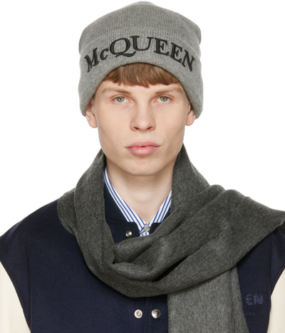 Alexander Mcqueen Embroidered Logo Cuffed Cashmere Beanie In Grey