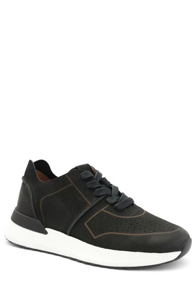 Gentle Souls By Kenneth Cole Laurence Jogger In Black