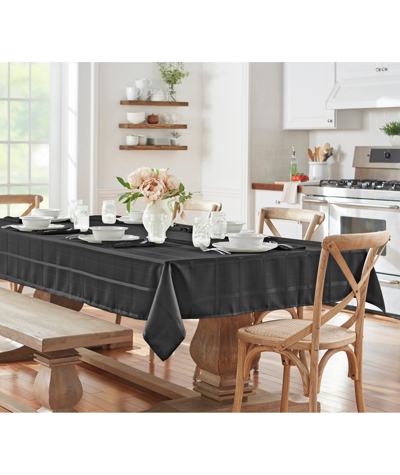 Elrene Elegance Plaid 60" X 84" Oval Tablecloth In Black