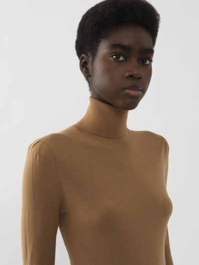 Chloé Scalloped Turtleneck In Brown