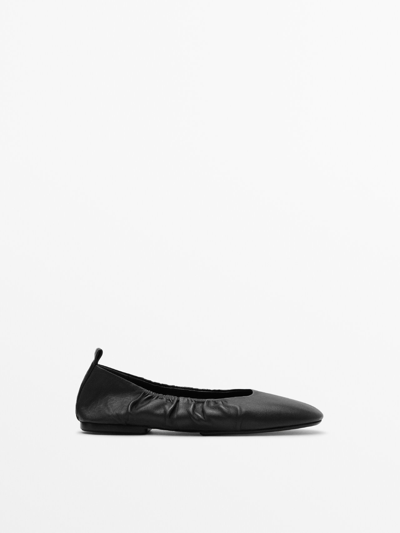 Massimo Dutti Gathered Leather Ballet Flats In Black