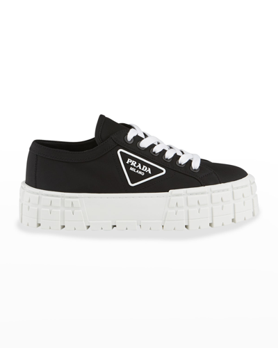 Prada 50mm Logo Flatform Sneakers In Nero+bianco 1