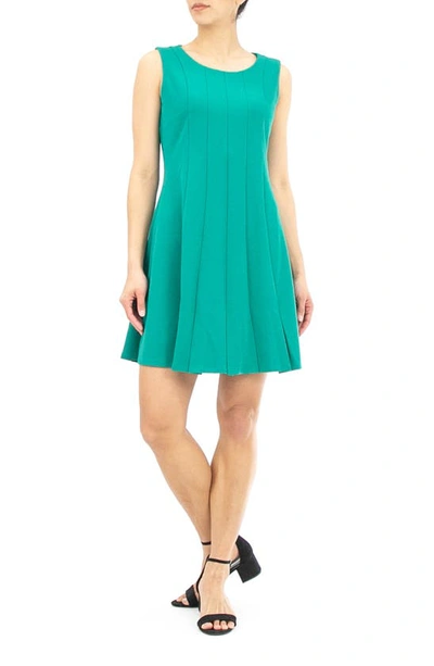 Nina Leonard Sleeveless Pleated Crepe Dress In Kelly Green