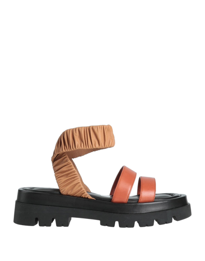 Lemaré Sandals In Brown