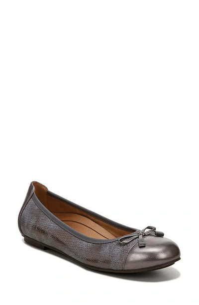 Vionic Minna Cap Toe Flat In Pewter Snake