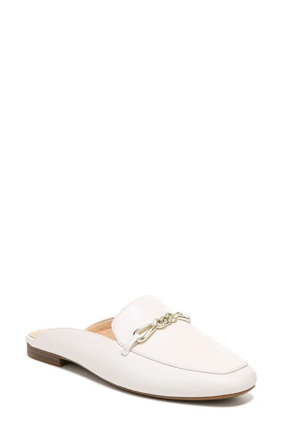 Naturalizer Kayden Chain Bit Mule In Satin Pearl
