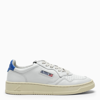 AUTRY MEDALIST SNEAKERS IN WHITE/LIGHT BLEU LEATHER