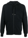 C.p. Company Logo Zipped Hoodie In Schwarz