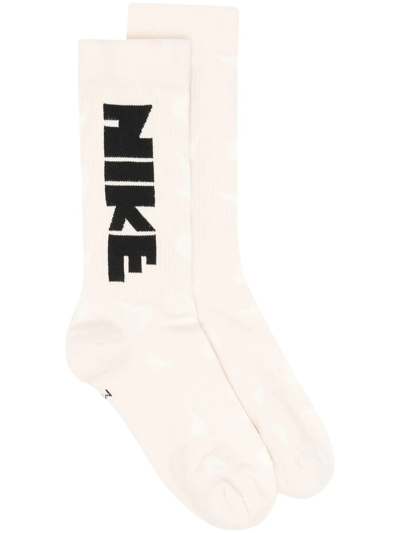 Nike Logo-print Ribbed Sports Socks In Neutrals