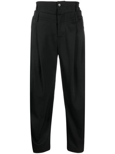 Feng Chen Wang Double-waistband Tapered Trousers In Schwarz