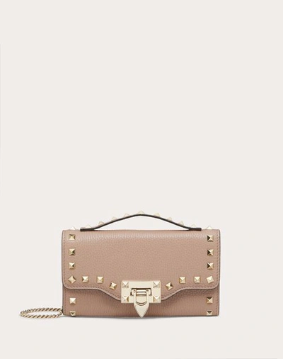 Valentino Garavani Rockstud Grainy Calfskin Wallet With Chain Strap Woman Poudre Uni In Poudre