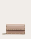 Valentino Garavani Rockstud Grainy Calfskin Chain Pouch Woman Poudre Uni In Poudre