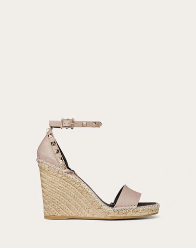 Valentino Garavani Double Rockstud Grainy Calfskin Wedge Sandal 105 Mm Woman Poudre 38