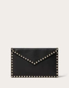 Valentino Garavani Rockstud Grainy Calfskin Envelope Pouch Woman Black Uni In Black
