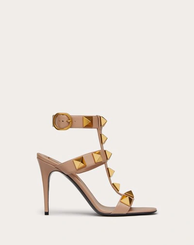 Valentino Garavani Roman Stud T-strap Sandal In Rose Cannelle