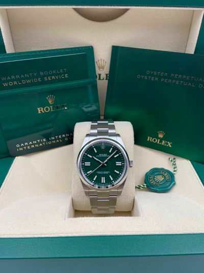 Pre-owned Rolex Oyster Perpetual 41mm Green Dial 124300 Unworn 2021