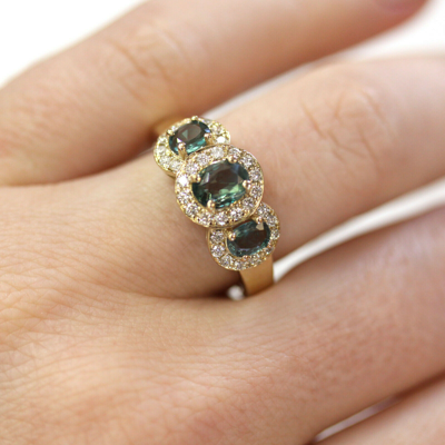 Pre-owned Jewelry By Arsa 2.2 Ctw Natural Alexandrite & Diamond Vs Solid 14k Yellow Gold 3 Stone Halo Ring In Green