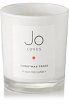 JO LOVES CHRISTMAS TREE SCENTED CANDLE, 185G
