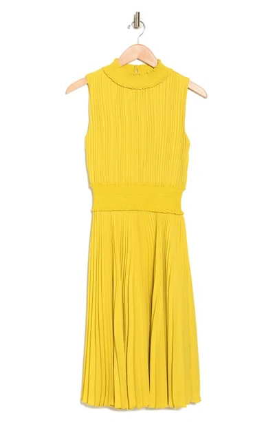 Nanette Nanette Footwr Nanette Nanette Lepore Solid Pleated Dress In Lime Matcha
