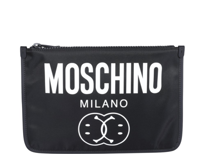 Moschino Logo Printed Zipped Clutch Bag In Black