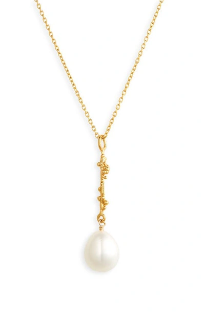 Alighieri The Lustre Of The Moon Freshwater Pearl Pendant Necklace In Gold