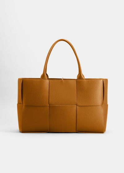 Bottega Veneta Arco Medium Intrecciato Leather Tote Bag In Caramel Gold