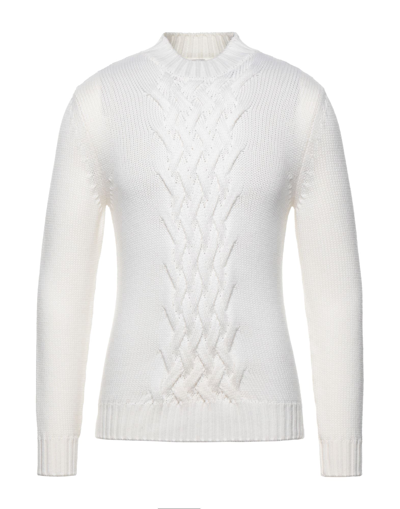 Eleventy Turtlenecks In White