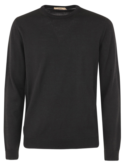 Nuur Long Sleeved Round Neck In Black