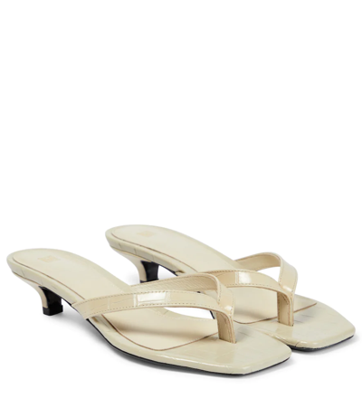 Totême The Flip Flop Cream Crocodile-effect Leather Sandals In Sand Croco