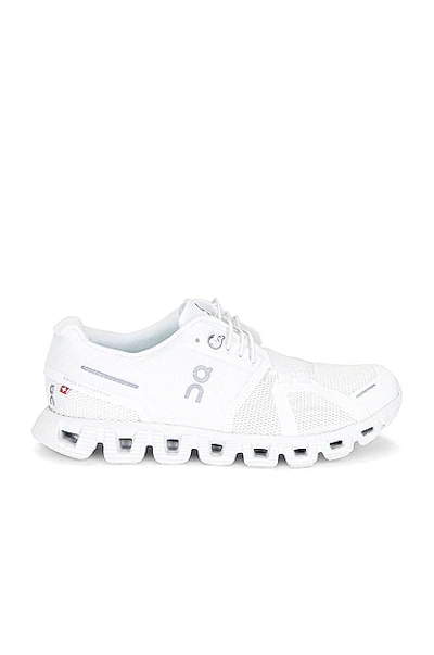 On Cloud 5 Sneakers In White Polyester