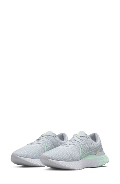 Nike React Infinity Flyknit Running Shoe In Pure Platinum/ Mint Foam-white