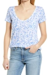 Caslon Rounded V-neck T-shirt In Blue Abstract Blots