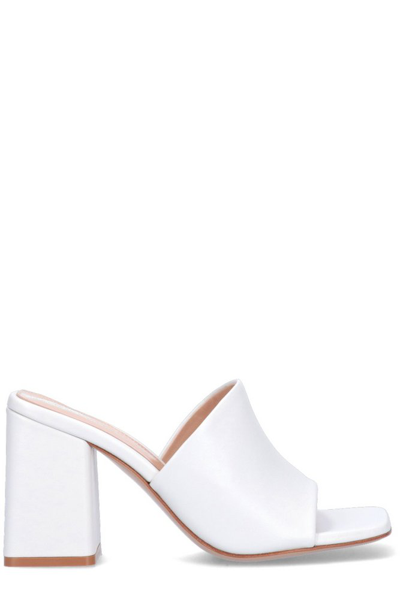 Gianvito Rossi 'wynn' Sandals In White