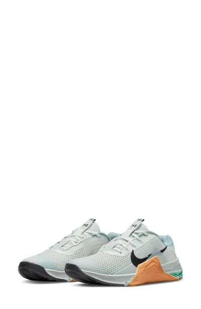 Nike Metcon 7 Training Shoe In Light Silver/ Desert Ochre