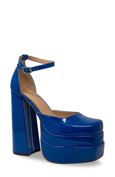 Chase & Chloe Platform Block Heel Pump In Blue Patent